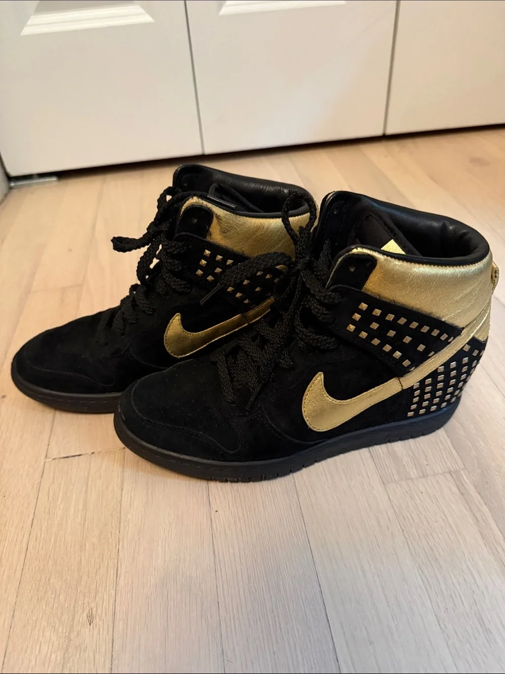 Nike Women’s Sky Hi Dunks Black and Gold High-Top Wedge Sneakers 8.5
